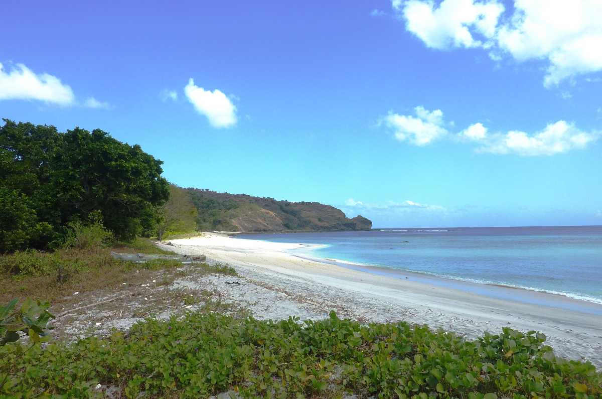 A Complete Guide to Exploring Maluk by Motorbike