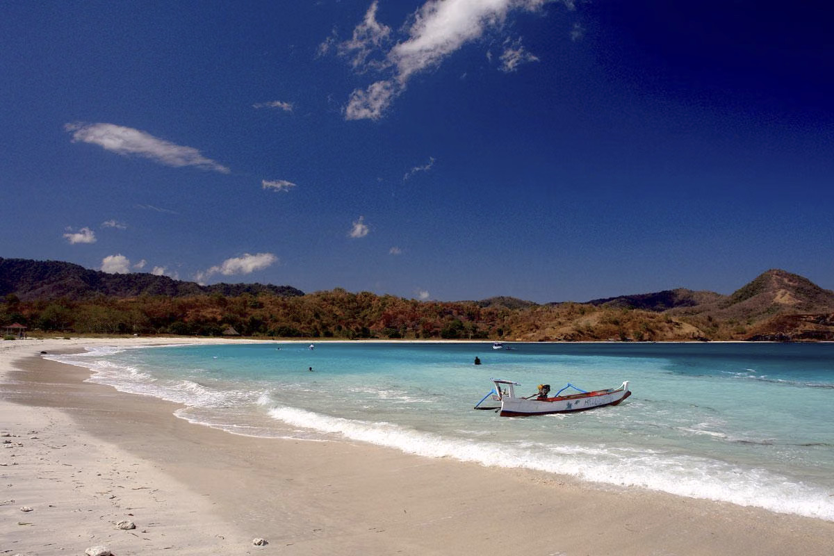 The Best Beaches to Discover Around Maluk, Sumbawa